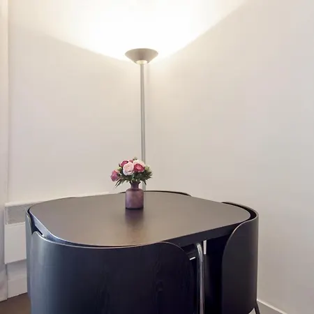 Studio With Sea View & Balcony - - Welkeys Appartement